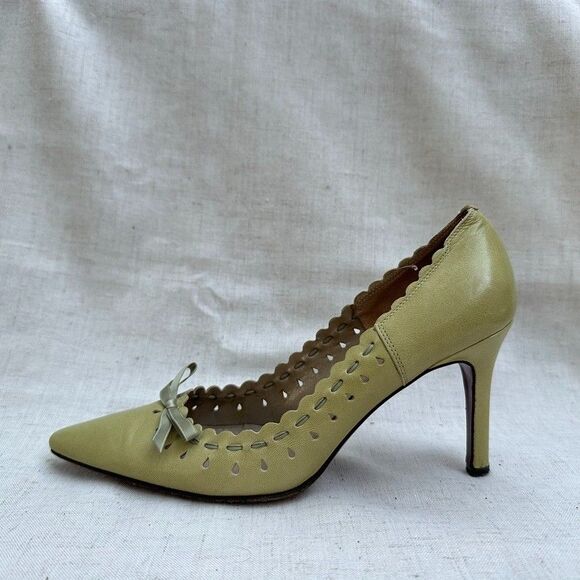 ANN TAYLOR Pistachio Green Leather Scallop Bow Pumps Stiletto Heels 5 Italy Made - Picture 2 of 16